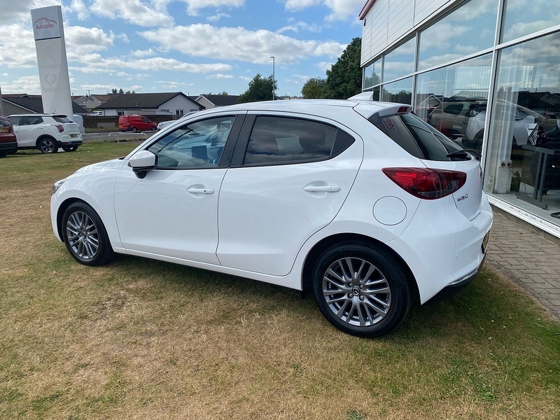 Mazda 2 Skyactiv-g Gt Sport White #6