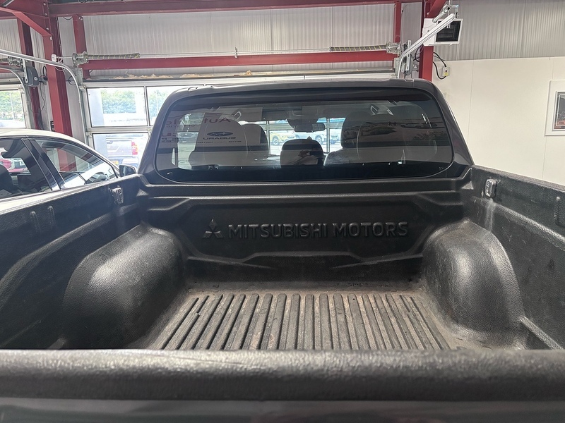Mitsubishi L200 Di-d Dc Barbarian Grey #6