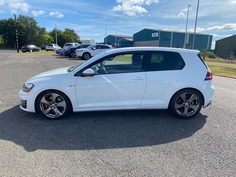 Volkswagen Golf Tsi Bluemotion Tech Gti Performance White #2