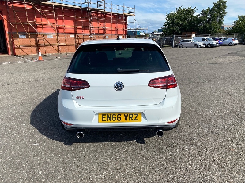Volkswagen Golf Tsi Bluemotion Tech Gti Performance White #4