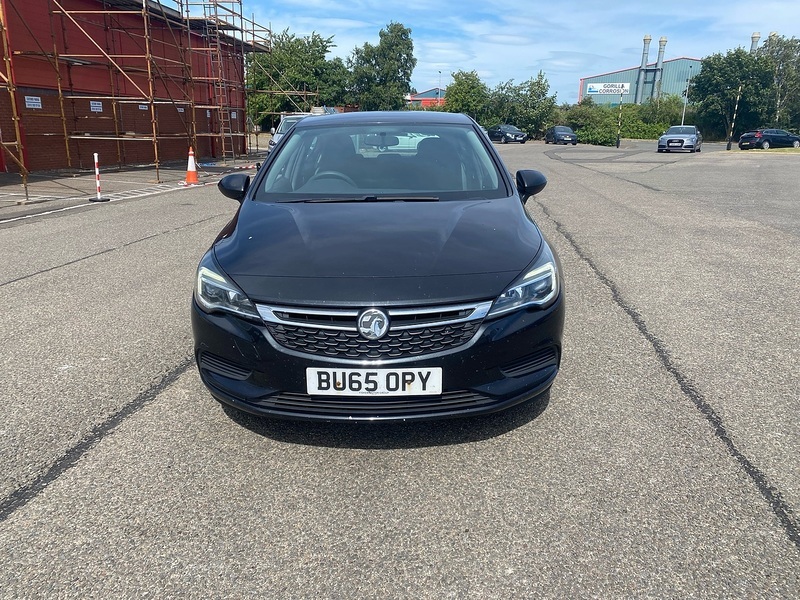 Vauxhall Astra Cdti Blueinjection Design Black #2