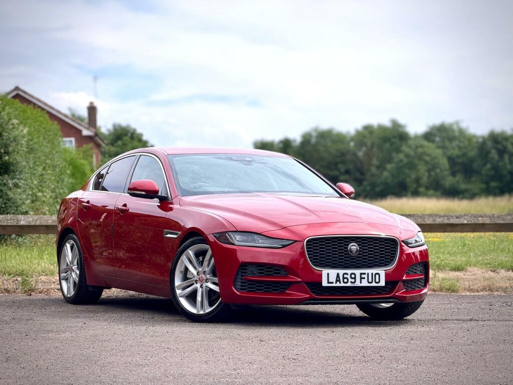 Jaguar XE 2.0 P250i Hse Euro 6 Ss Red