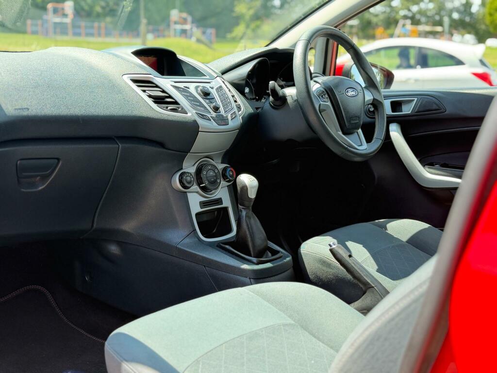 Ford Fiesta 1.25 Edge Red #3