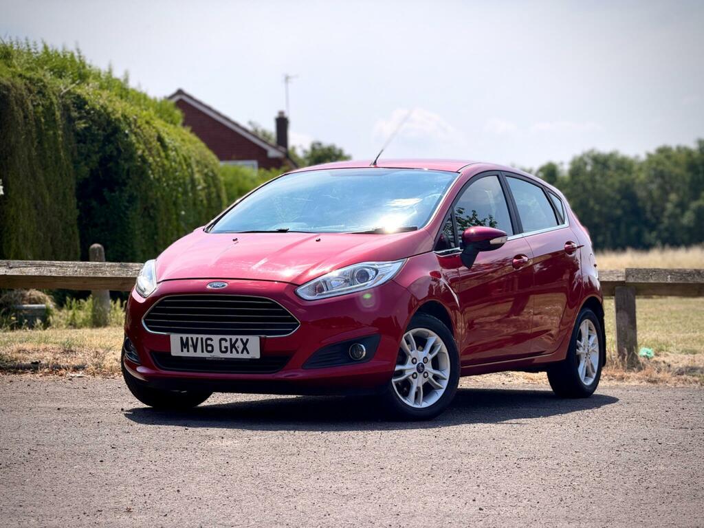 Ford Fiesta 1.25 Zetec Euro 6 Red #4
