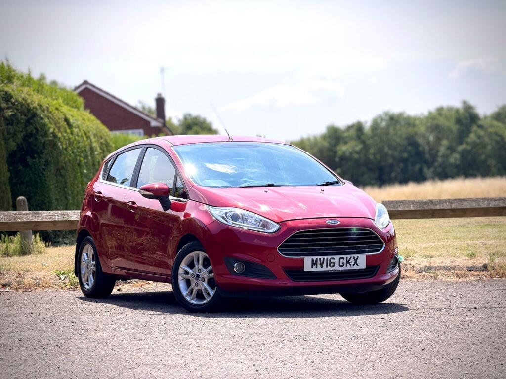 Ford Fiesta 1.25 Zetec Euro 6 Red
