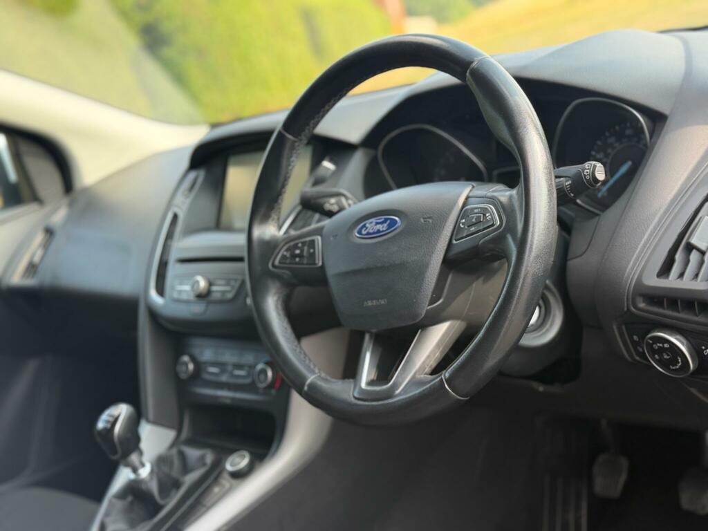 Ford Focus Zetec White #3