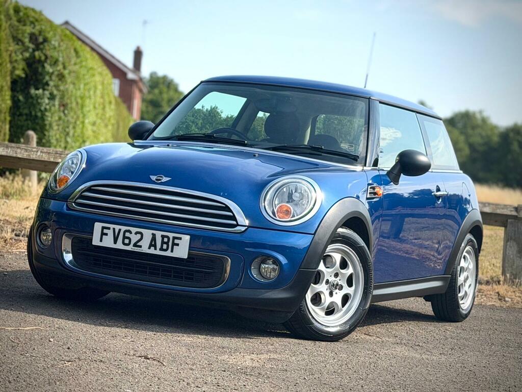 Mini Hatch 1.6. White. Sporty Little Car White #10