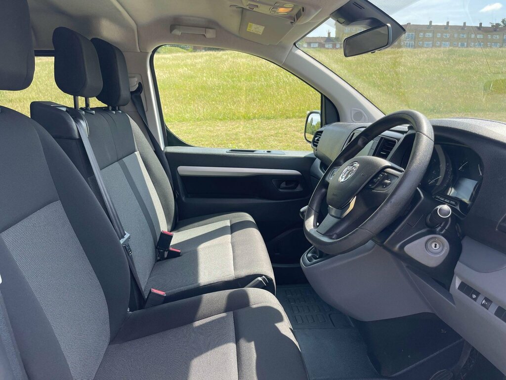 Vauxhall Vivaro 2.0 Turbo D 3100 Sportive L2 H1 Euro 6 Ss White #9