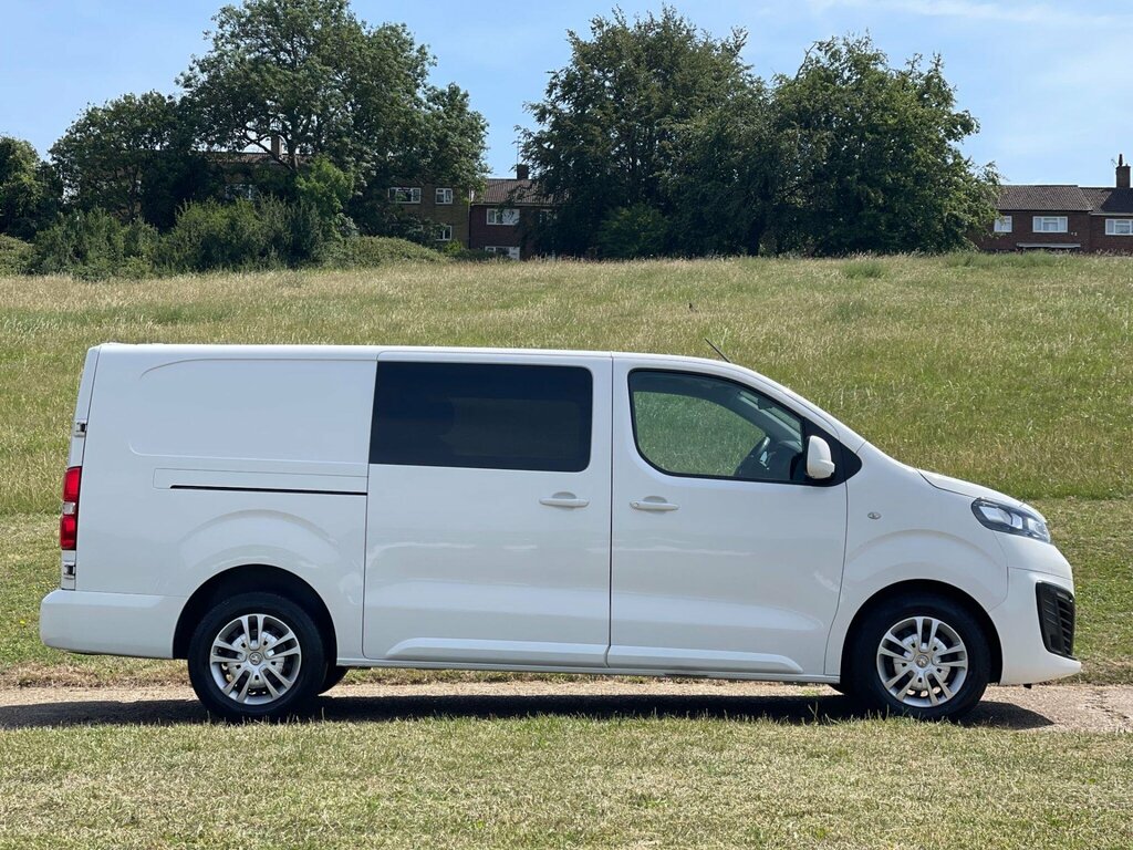 Vauxhall Vivaro 2.0 Turbo D 3100 Sportive Crew Van L2 H1 Euro 6 S White #3