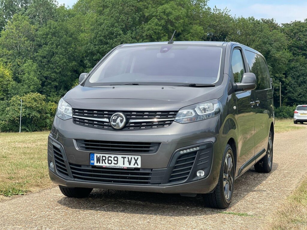 Vauxhall Vivaro 2.0 Turbo D 3100 Elite Crew Van L1 H1 Euro 6 Grey