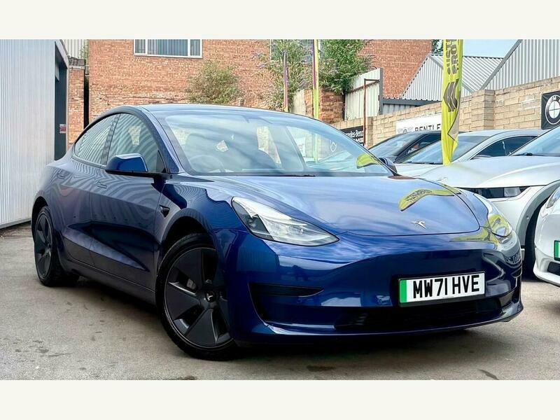 Tesla Model 3 Standard Range Plus Blue