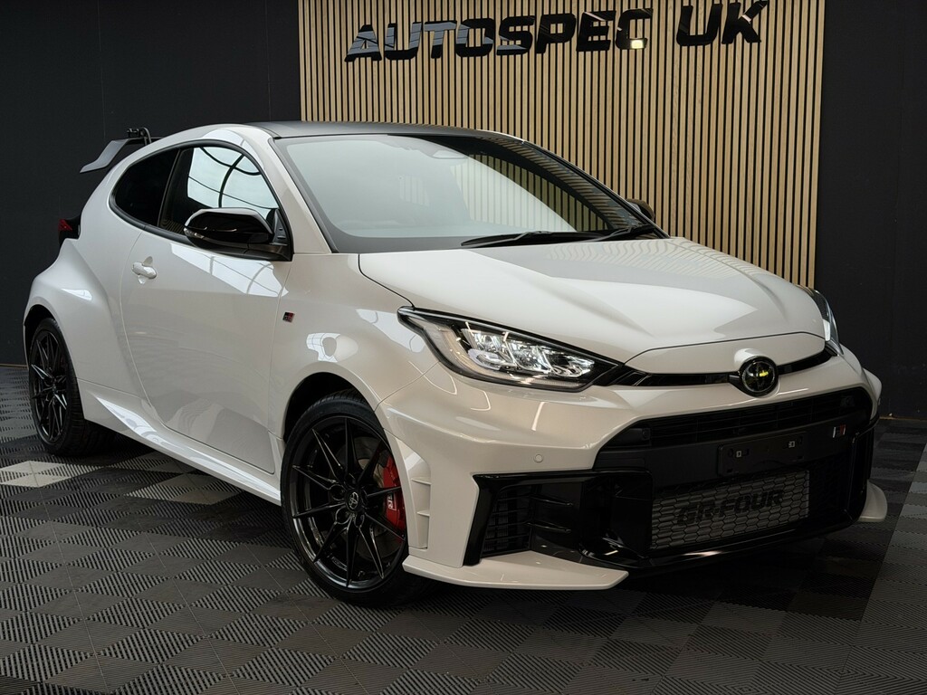 Toyota Yaris 1.6 T Gr White #2