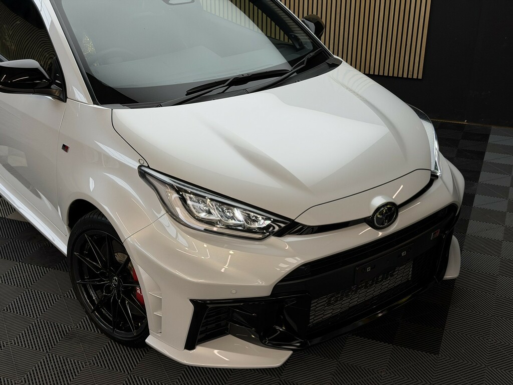 Toyota Yaris 1.6 T Gr White #3