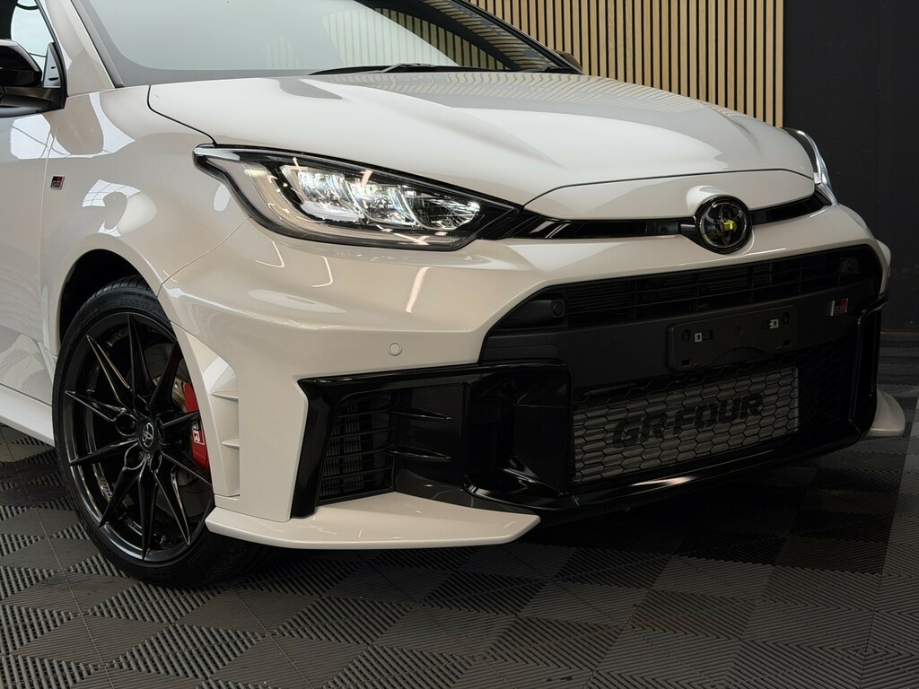 Toyota Yaris 1.6 T Gr White #4