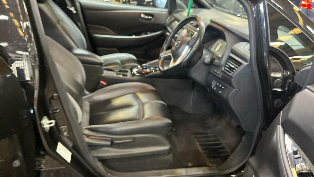 Nissan Leaf Hatchback Black #5