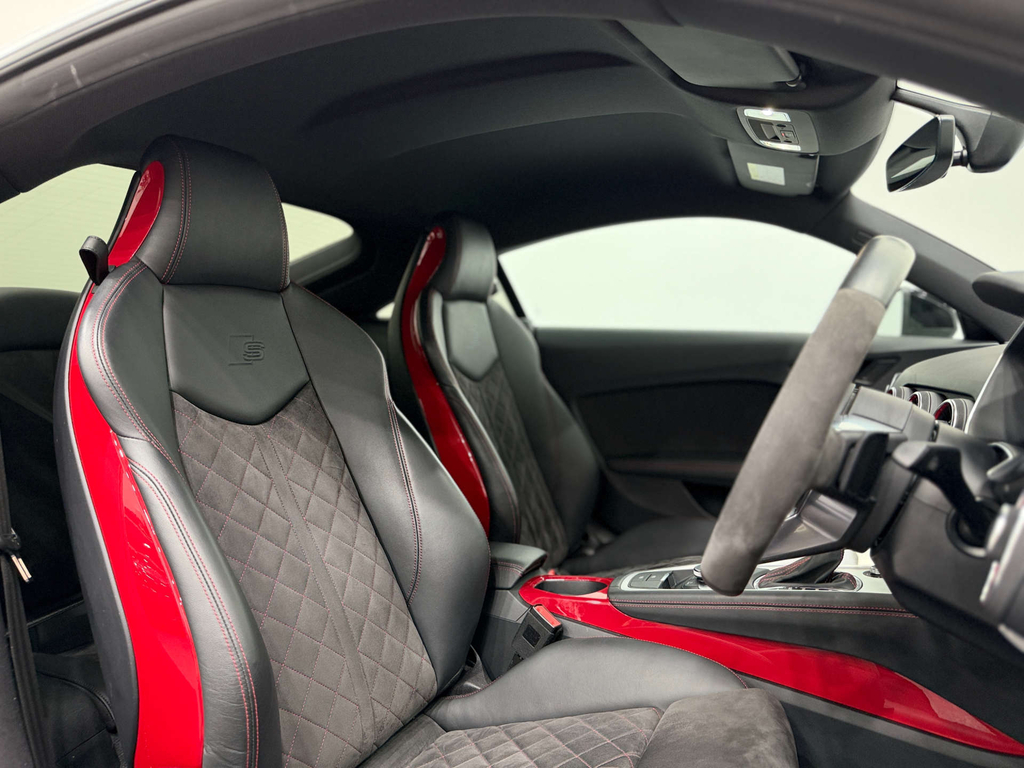 Audi TT 2 L S Line Final Edition 40 Tfsi CM23CFM  #2