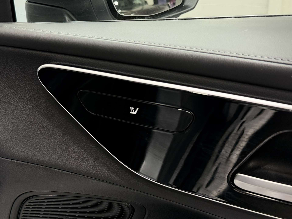 Mercedes-Benz GLC Class Automatic Black #25