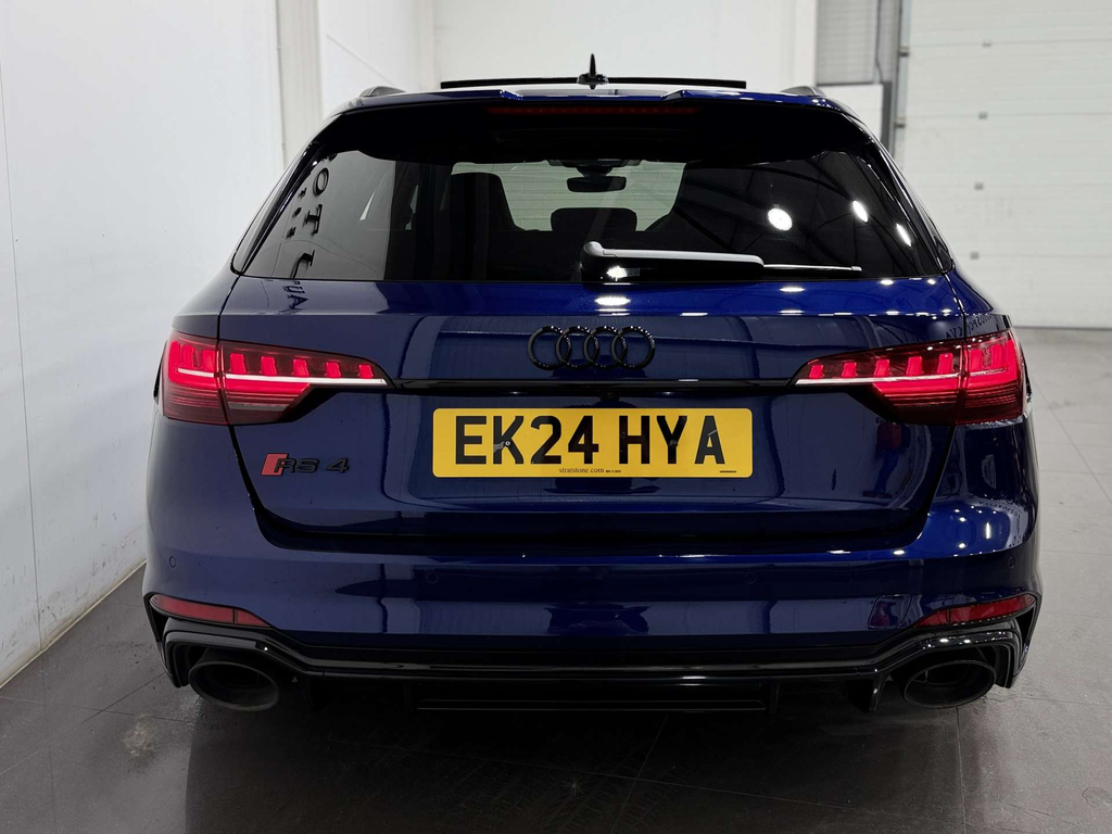 Audi RS4 Carbon Black Black #7