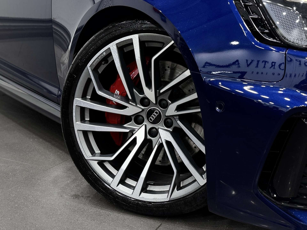 Audi RS4 Carbon Black Black #10