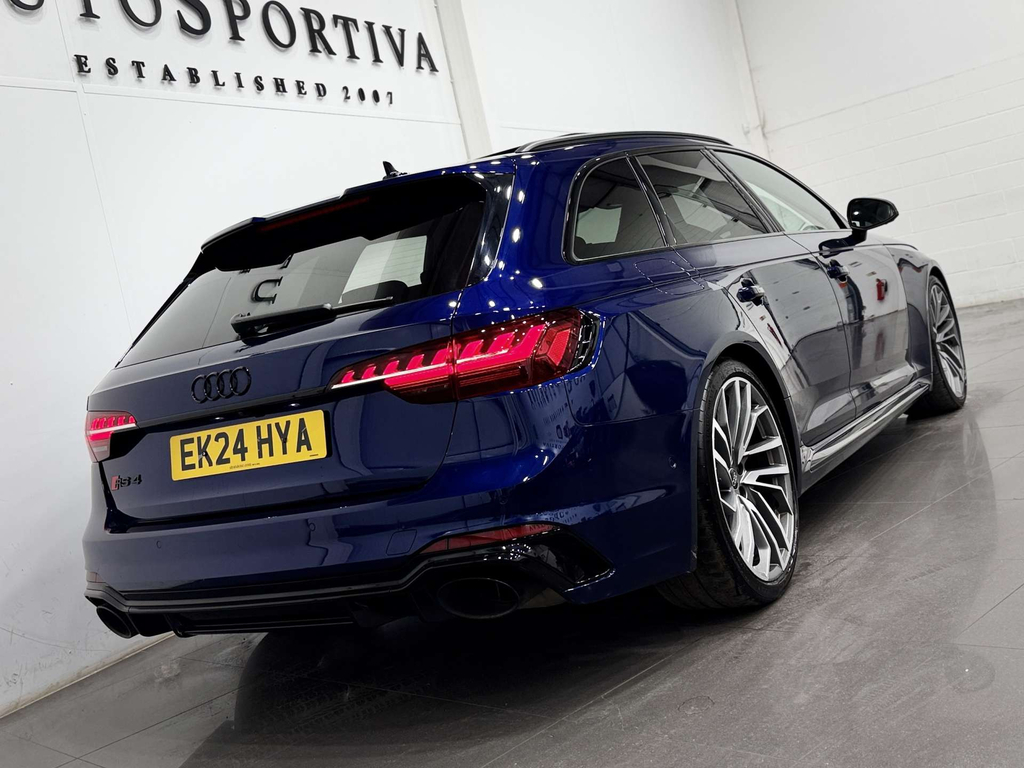 Audi RS4 Carbon Black Black #22
