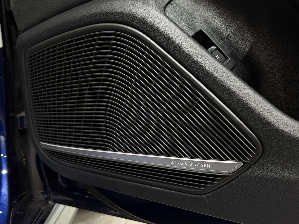 Audi RS4 Carbon Black Black #34