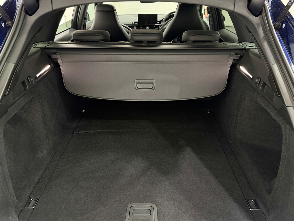 Audi RS4 Carbon Black Black #24