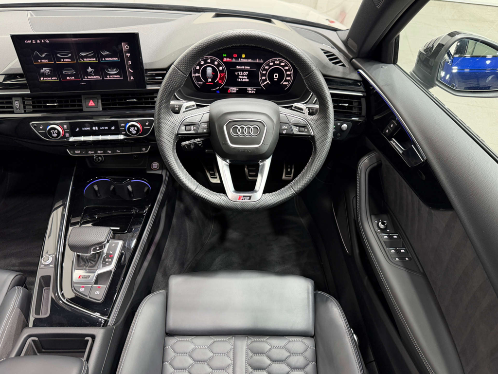 Audi RS4 Carbon Black Black #18