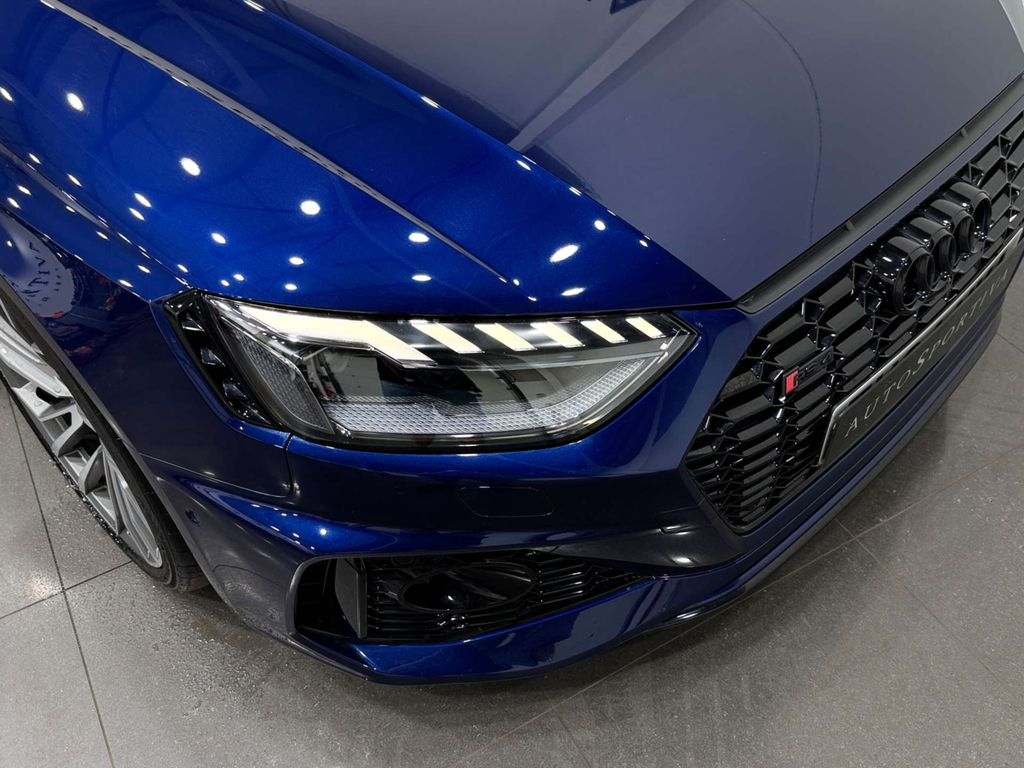 Audi RS4 Carbon Black Black #28