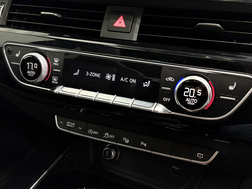 Audi RS4 Carbon Black Black #37