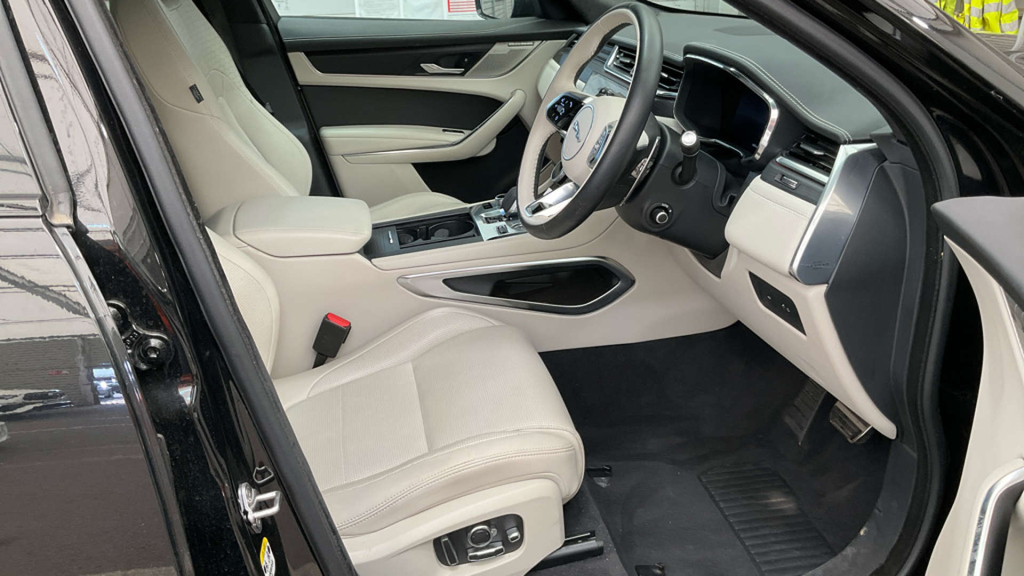 Jaguar F-Pace 2 L R-dynamic Hse Black D Mhev Awd 4Wd #3