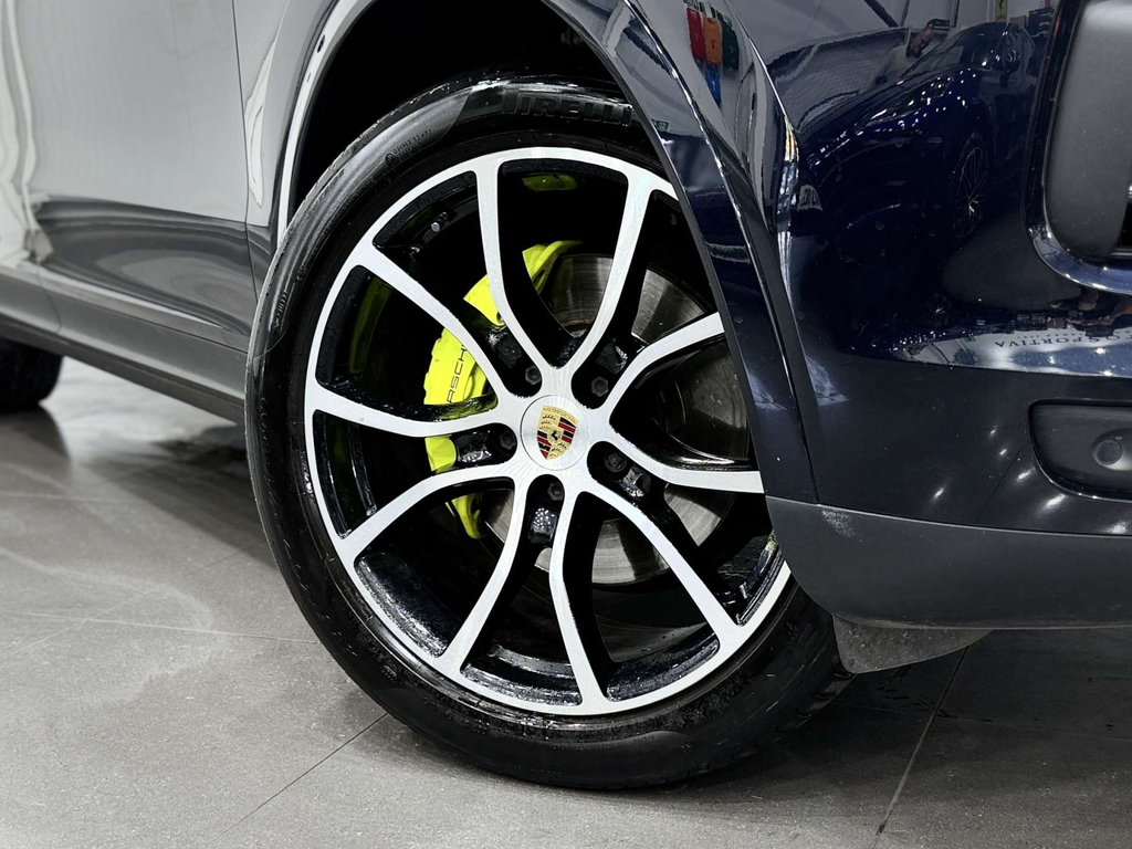 Porsche Cayenne V8 S Tiptronic S Black #10