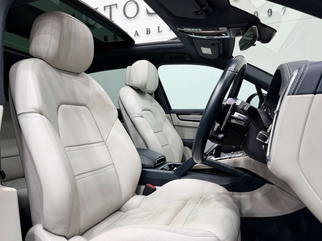 Porsche Cayenne 3 L V6 E-hybrid 4Wd #2