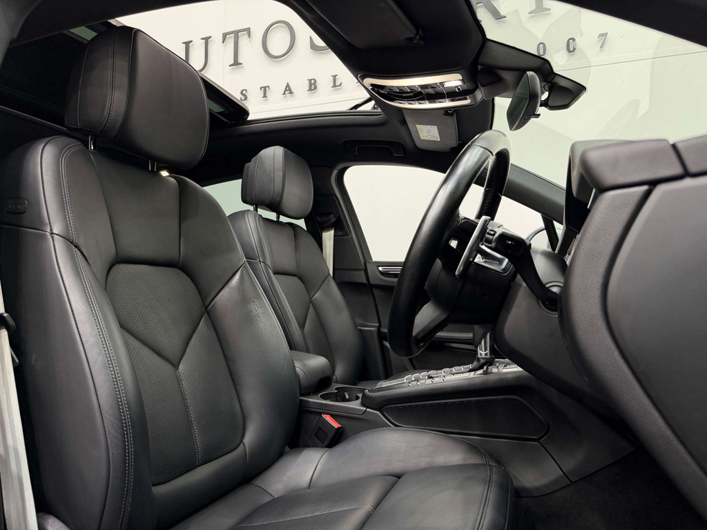 Porsche Macan 2 L 4Wd RJ70OJH  #2