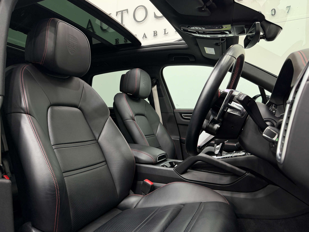 Porsche Cayenne 3 L V6 Platinum Edition E-hybrid 4Wd #2