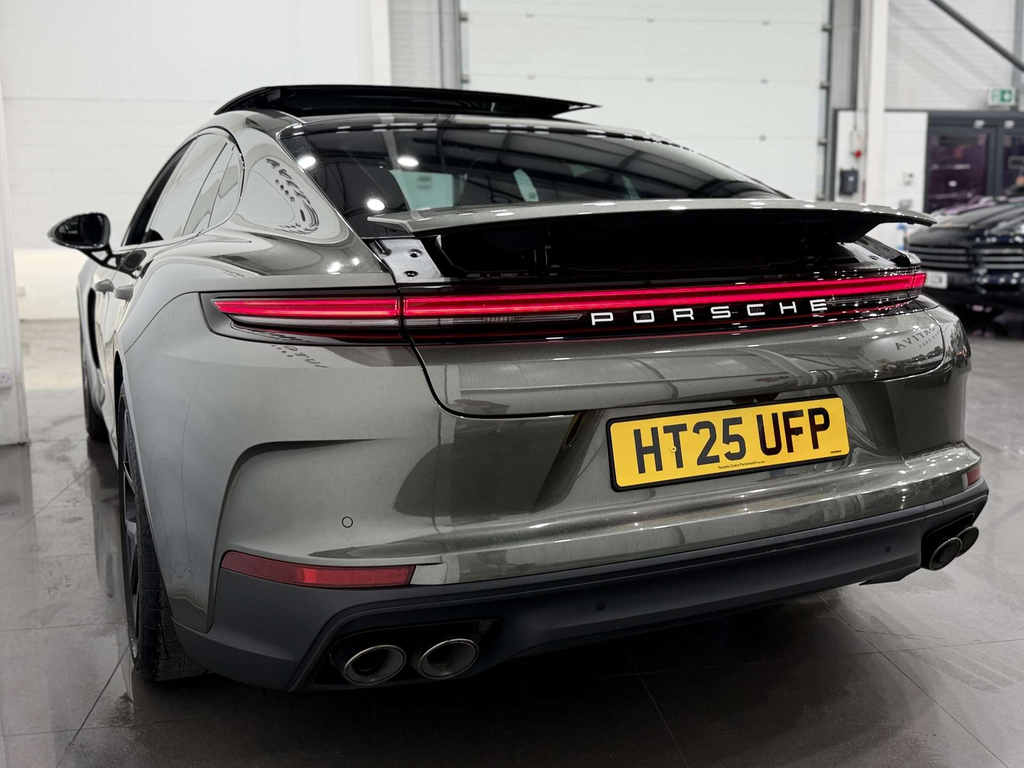 Porsche Panamera 4 E-hybrid 2024 2025 Green #10
