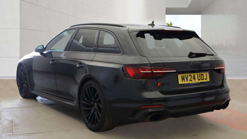 Audi RS4 2.9 L Rs 4 Carbon Black Tfsi 4Wd #4