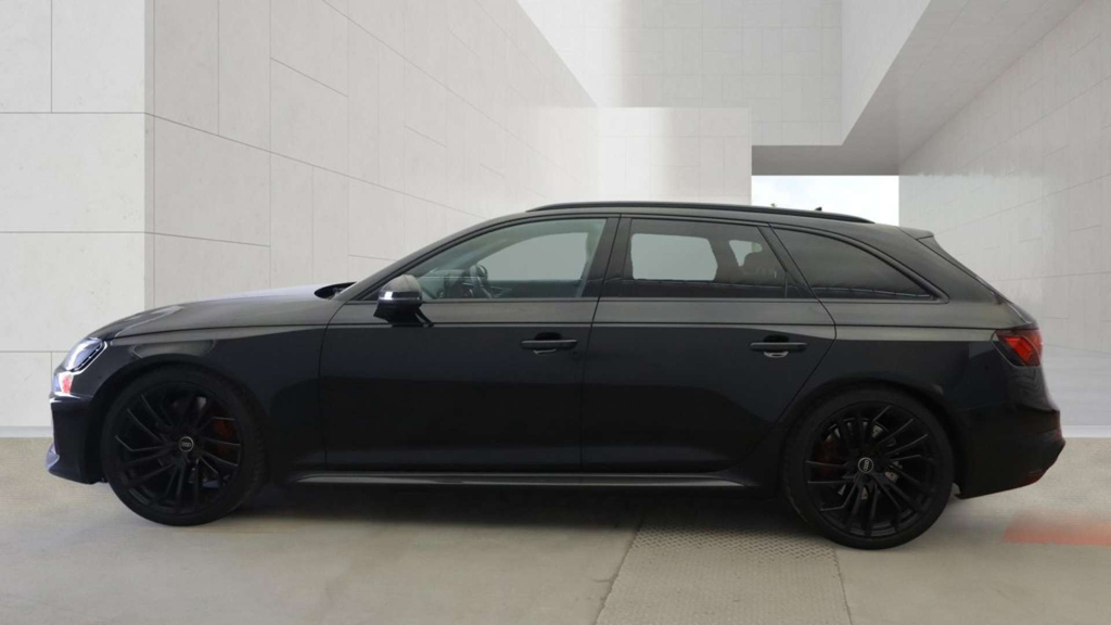 Audi RS4 2.9 L Rs 4 Carbon Black Tfsi 4Wd #3
