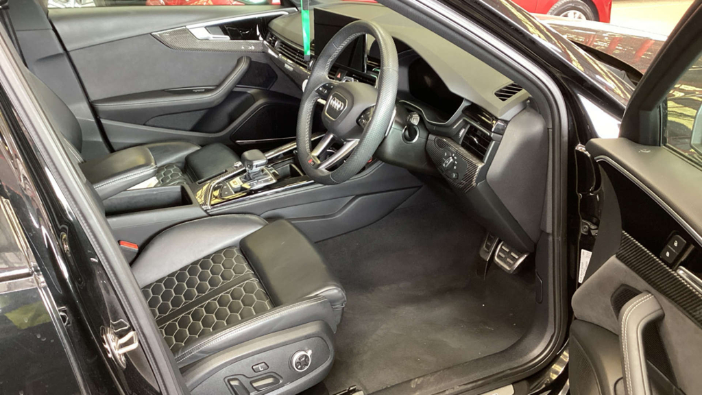 Audi RS4 2.9 L Rs 4 Carbon Black Tfsi 4Wd #2
