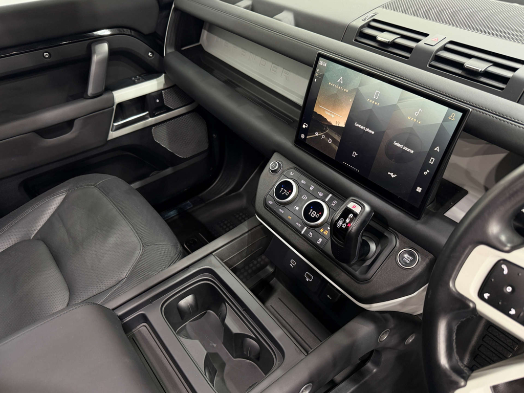 Land Rover Defender D300 Mhev X-dynamic Hse White #31
