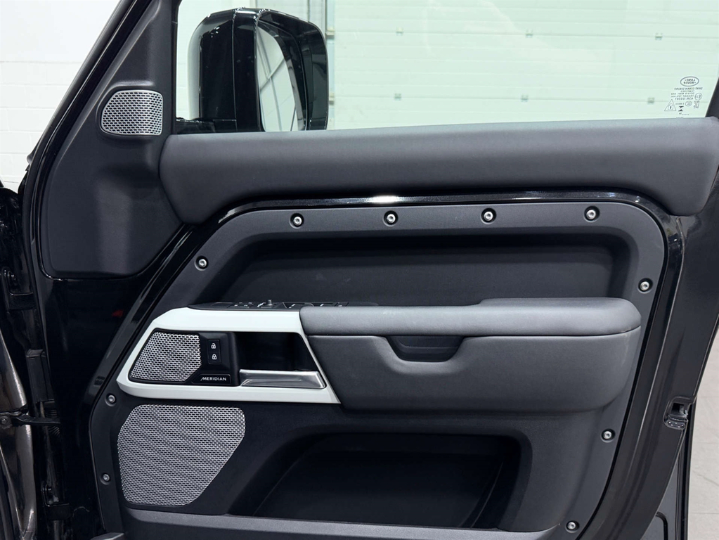 Land Rover Defender D300 Mhev X-dynamic Hse White #26