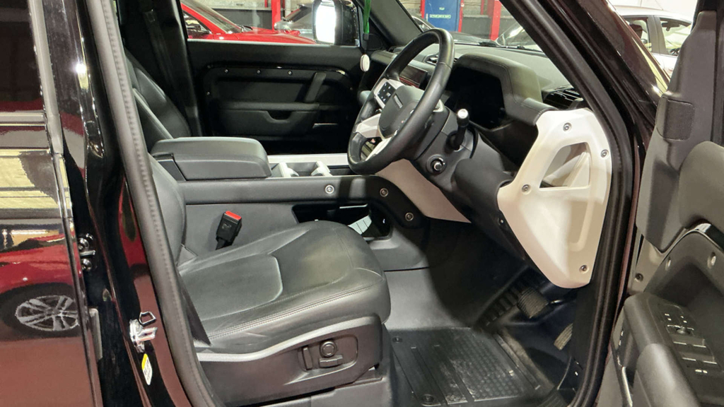 Land Rover Defender 3 L X-dynamic Hse D Mhev 4Wd #2