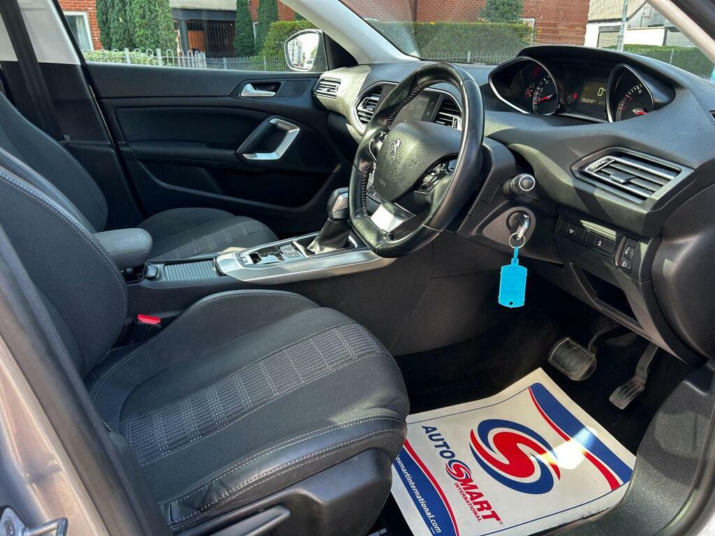 Peugeot 308 SW Active Sw Hdi Blue #11
