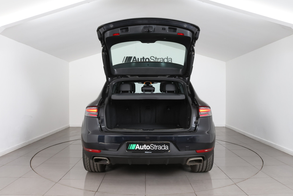Porsche Macan Pdk Black #6