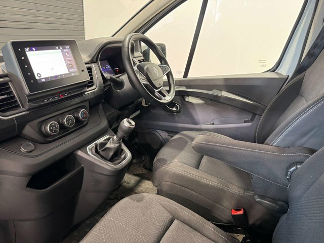 Renault Trafic Dci Blue Ll30 Extra White #4