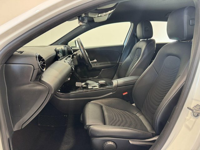 Mercedes-Benz A Class A180 Se 7G-dct Euro White #2