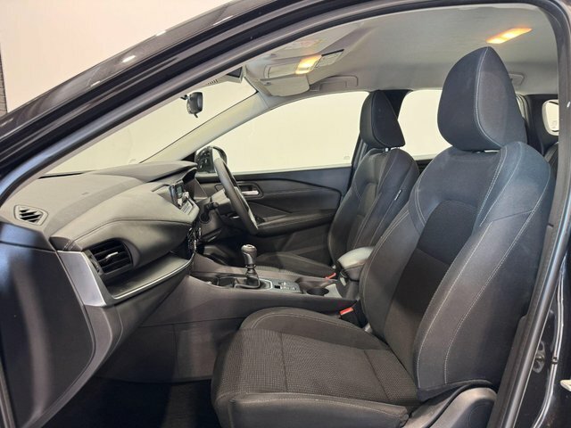 Nissan Qashqai Dig-t Mhev Visia Euro Black