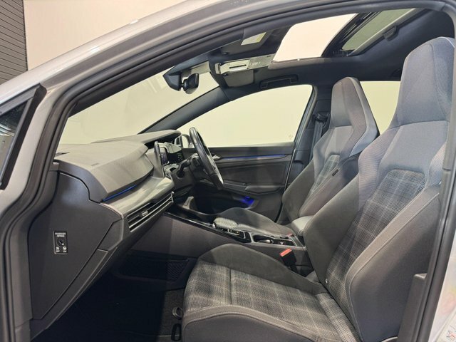 Volkswagen Golf 1.5 Tsi Match Black #16