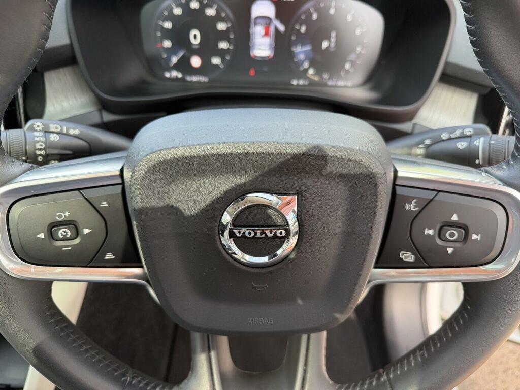 Volvo XC40 D4 R-design Pro Awd White #24