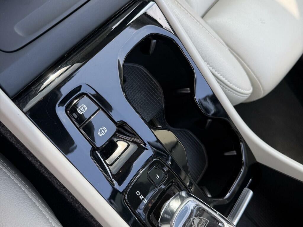 Volvo XC40 D4 R-design Pro Awd White #28