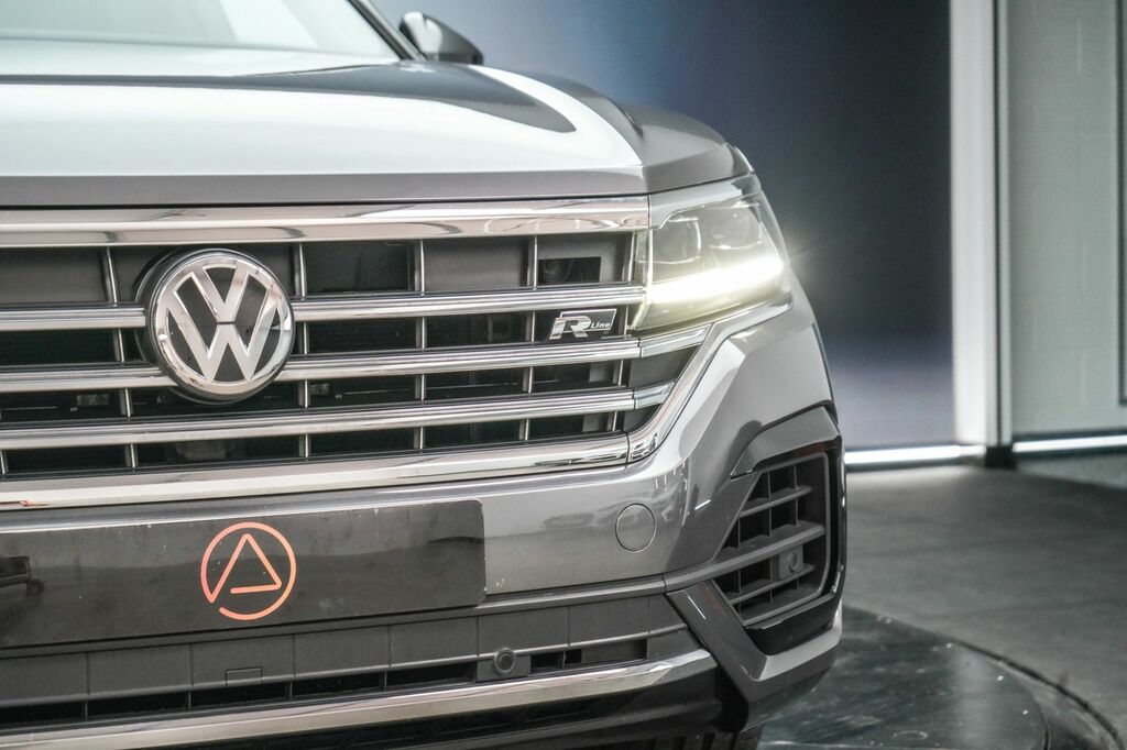 Volkswagen Touareg 2018 3.0 Tdi V6 R-line Tech Suv Tiptron PX68UJW Grey #4